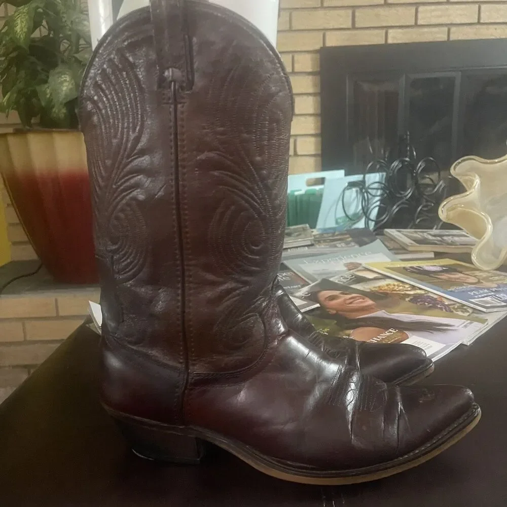VTG Laredo Men’s Cowboy 18563 Brown 10D. USA Made Western Boots